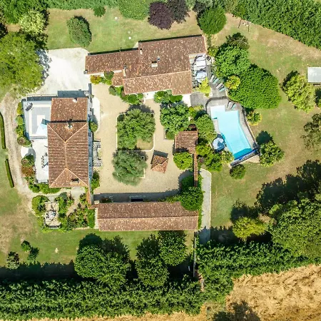 Le Domaine Du Coudret ساتْ
