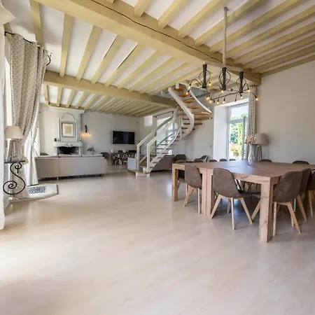 Le Domaine Du Coudret ساتْ